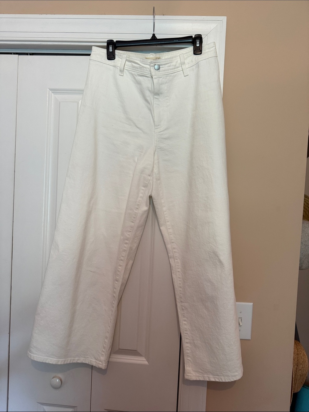 Universal Thread White Wide Leg Jeans - Flare Style